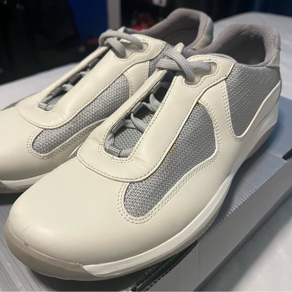Fashionable Prada Sneakers size 9.5 - Picture 5 of 7